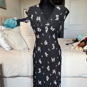 Jones Wear Black and White Floral Maxi Dress